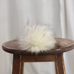 POMPOM M Pre-order 10pcs Luonnonvalkoinen-mustaruskea