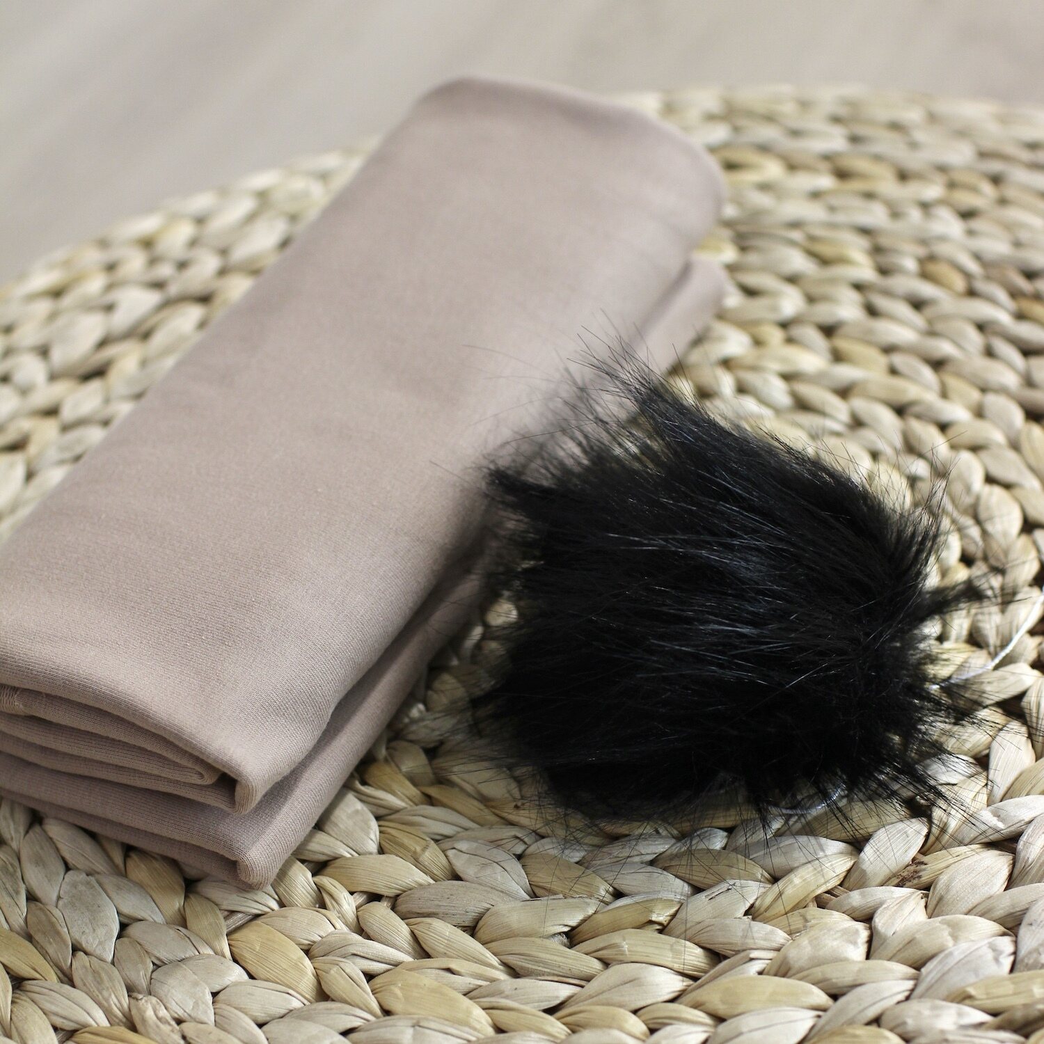 TUPSU S - ENNAKKOTILAUS 10KPL Musta