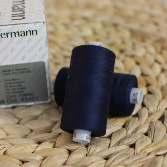 Ompelulanka 1000m Gütermann Perma core 1000 Tummansininen 43421