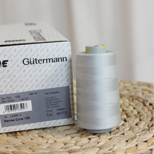 Saumurilanka 5000m Gütermann Perma core 120 Vaaleanharmaa 45772