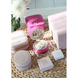 WTP LONDON, pink -korurasia